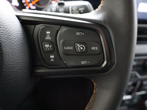 Used 2024 Jeep Wrangler Willys image 19