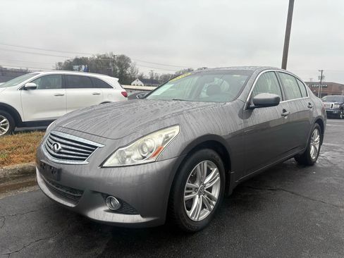 Used 2010 INFINITI G37 G37x Sedan 4D w/ Premium Pkg image 3