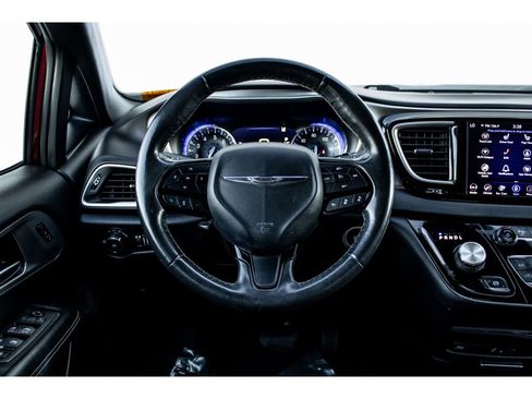 Used 2020 Chrysler Pacifica Touring-L w/ Advanced Safetytec Group image 27