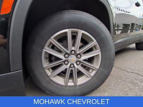 Used 2023 Chevrolet Traverse LT w/ Rear Camera Mirror Package AWD/4WD image 33