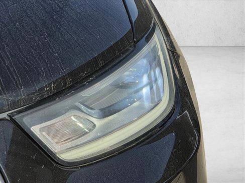 Used 2021 Chrysler Pacifica Limited w/ Uconnect Theater Family Group image 7