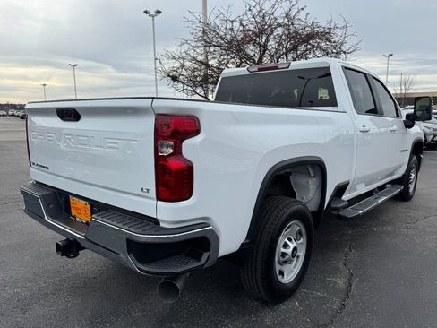 Used 2024 Chevrolet Silverado 2500 LT AWD/4WD image 3