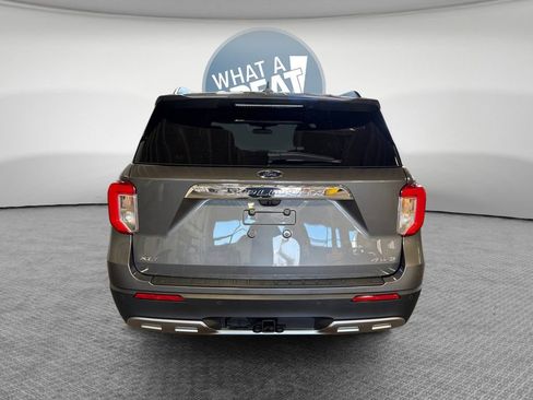 Used 2023 Ford Explorer XLT w/ Equipment Group 202A image 5