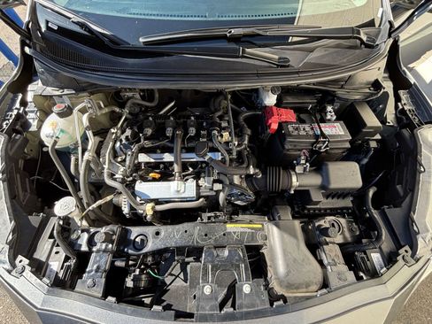 Used 2025 Nissan Versa SV image 34