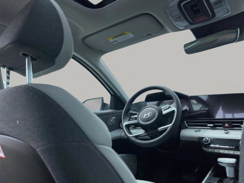New 2025 Hyundai Elantra Limited image 38
