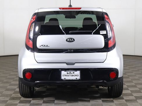 Used 2017 Kia Soul + FWD image 9