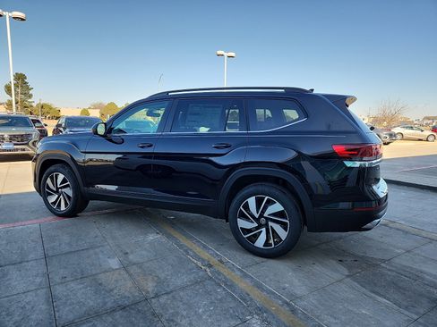 New 2026 Volkswagen Atlas SE image 4