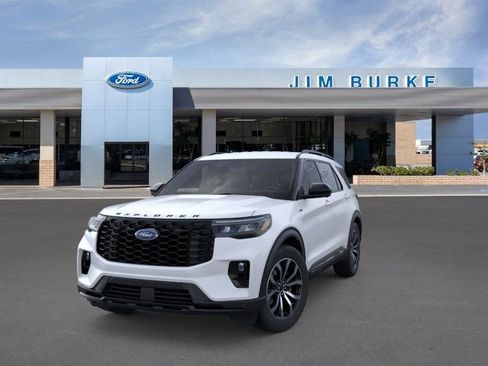 New 2026 Ford Explorer ST-Line RWD image 2