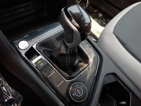 Certified 2025 Volkswagen Taos S AWD/4WD image 31