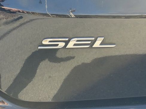 Used 2023 Ford Edge SEL w/ Convenience Package image 12