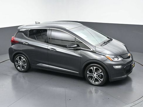 Used 2019 Chevrolet Bolt Premier w/ Infotainment Package FWD image 42