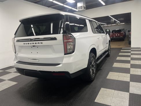 Used 2024 Chevrolet Suburban Z71 w/ Luxury Package image 5