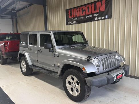 Used 2014 Jeep Wrangler Unlimited Sahara w/ Max Tow Package image 4