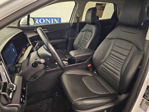 Used 2025 Kia Sportage SX FWD image 5