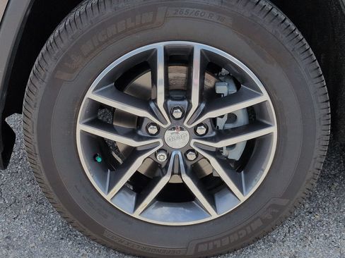 Used 2018 Jeep Grand Cherokee Limited RWD image 11