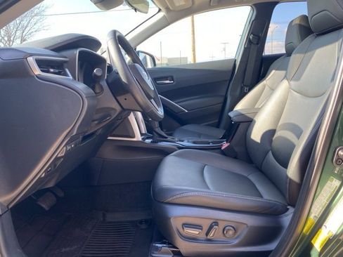 Used 2024 Toyota Corolla Cross XLE image 16