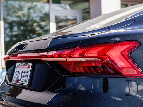 Used 2022 Audi e-tron GT Prestige w/ Prestige Package image 8