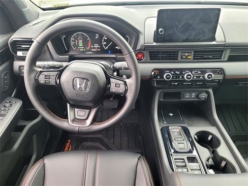 New 2025 Honda Pilot TrailSport image 7