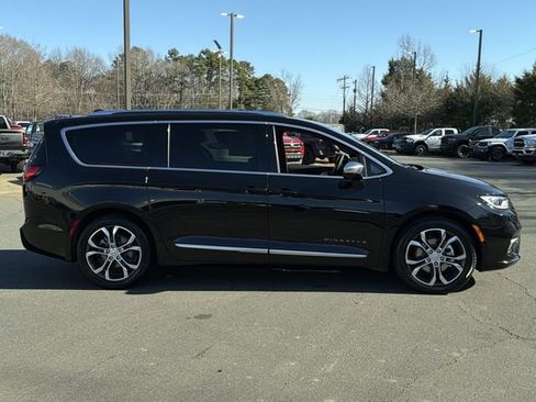 New 2026 Chrysler Pacifica Pinnacle FWD image 13