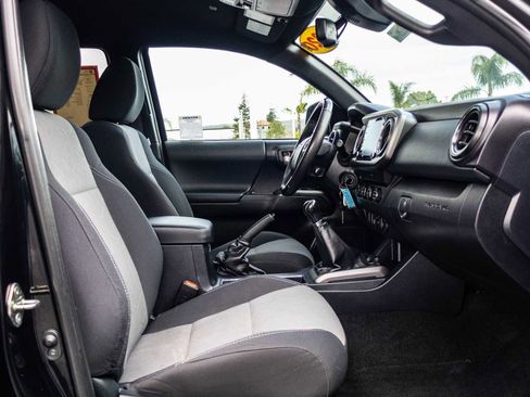 Certified 2020 Toyota Tacoma TRD Off-Road image 25