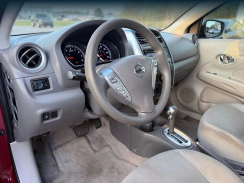 Used 2015 Nissan Versa SV FWD image 17