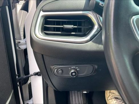 Used 2019 Chevrolet Equinox LT FWD image 34