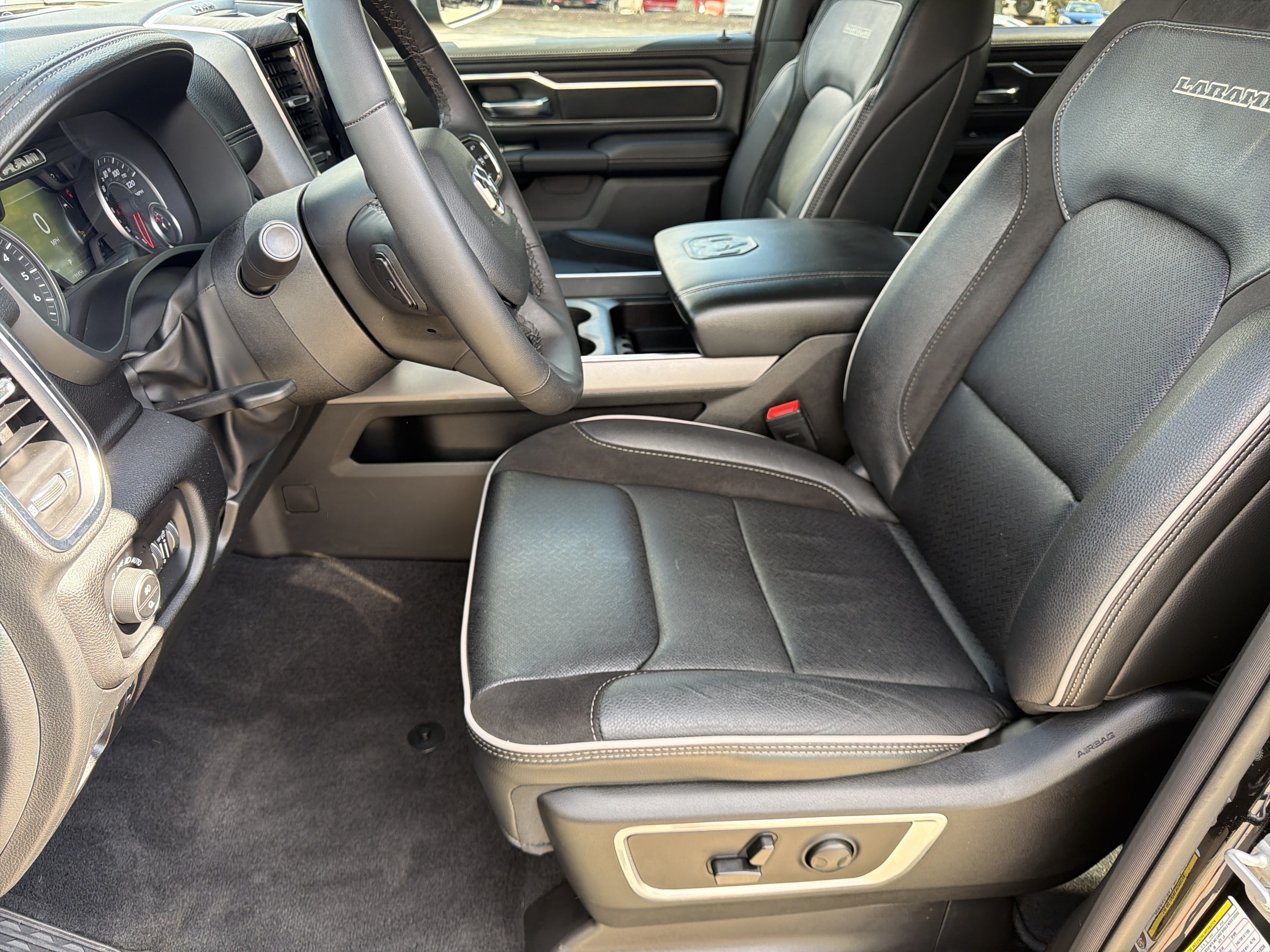 Used 2026 RAM 1500 Laramie AWD/4WD image 9