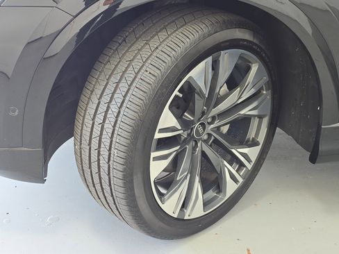 Used 2025 Audi Q8 Prestige image 31