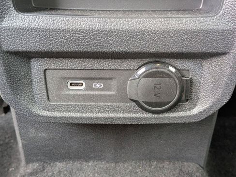 Used 2023 Volkswagen Tiguan SE w/ Panoramic Sunroof Package AWD/4WD image 36