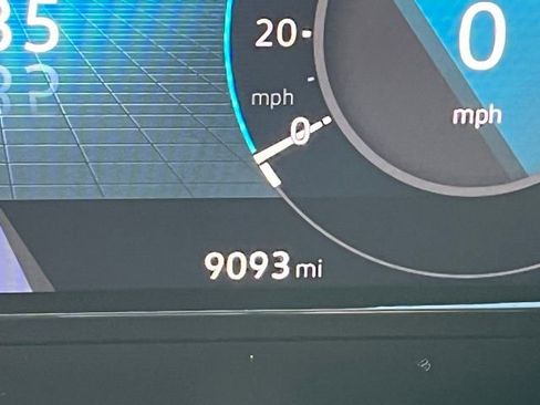 Used 2025 Volkswagen Atlas SE image 36