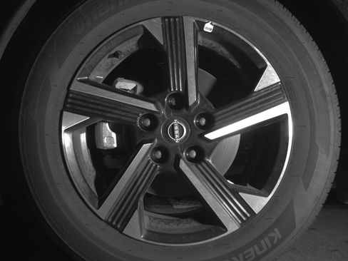 Used 2025 Nissan Sentra SV image 12