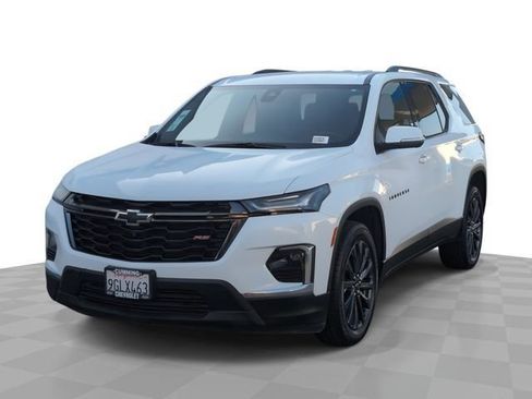 Certified 2023 Chevrolet Traverse RS FWD image 1