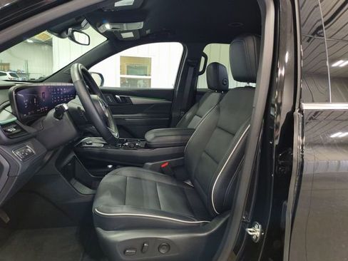 Used 2025 Buick Enclave Preferred AWD/4WD image 21