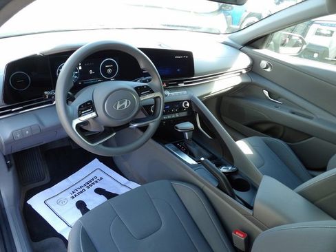 Certified 2024 Hyundai Elantra SEL FWD image 10
