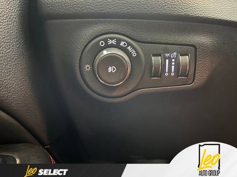 Used 2018 Jeep Compass Trailhawk w/ Leather Interior Group AWD/4WD image 26