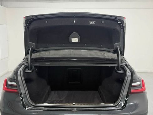 Used 2022 BMW 740i w/ Premium Package RWD image 46
