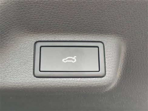 New 2025 Volkswagen ID. Buzz Pro S Plus image 10