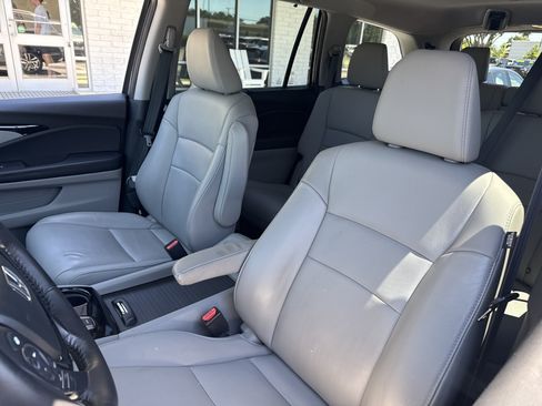 Used 2017 Honda Pilot Touring image 11