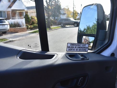 Used 2024 Ford Transit 350 XLT image 12