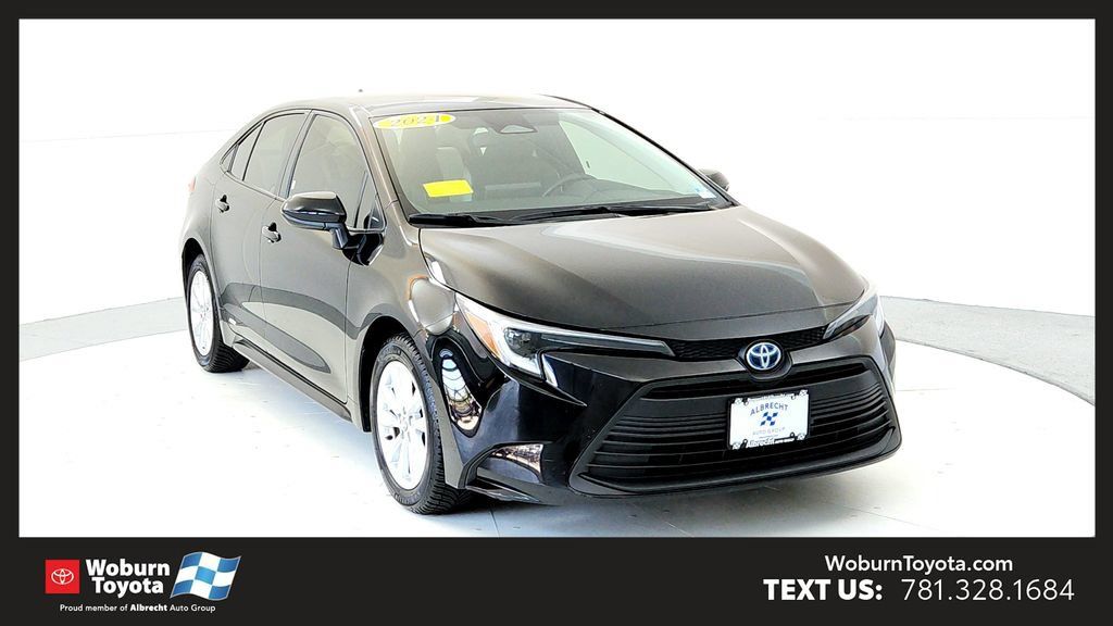 Certified 2024 Toyota Corolla LE w/ LE Convenience Package AWD/4WD image 1