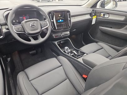 New 2026 Volvo XC40 B5 Ultra w/ Protection Package Premier