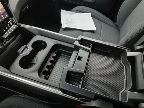 New 2026 RAM 2500 Big Horn AWD/4WD image 23
