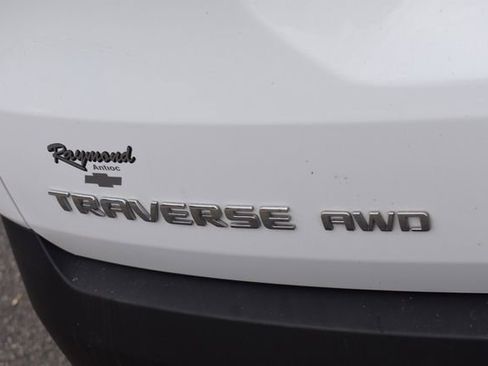 Used 2023 Chevrolet Traverse LT w/ LT Premium Package image 12