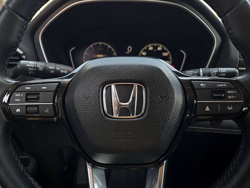 Used 2024 Honda Pilot Touring image 19