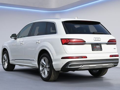 Used 2024 Audi Q7 2.0T Premium w/ Convenience Package image 3