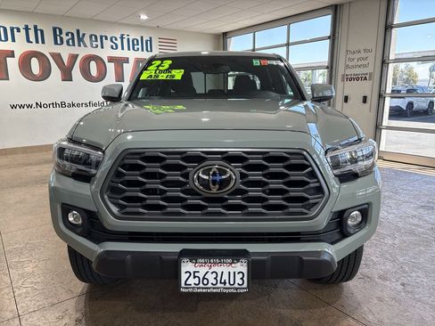 Used 2023 Toyota Tacoma TRD Off-Road w/ Technology Package RWD image 5