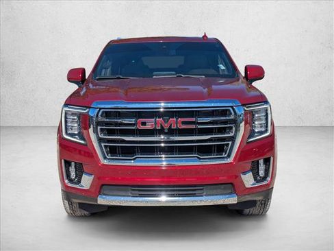 Used 2021 GMC Yukon SLT w/ SLT Premium Package image 2