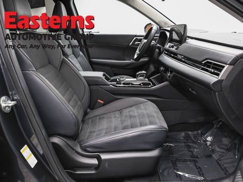 Used 2025 Mitsubishi Outlander SE AWD/4WD image 24