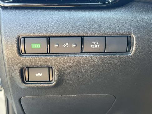 Used 2022 Nissan Sentra SV w/ All-Weather Package FWD image 34