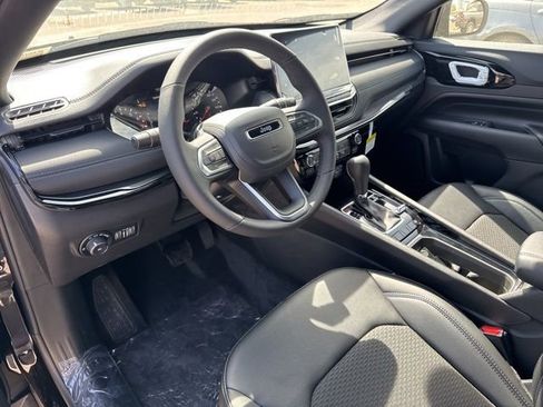 New 2026 Jeep Compass Latitude image 13